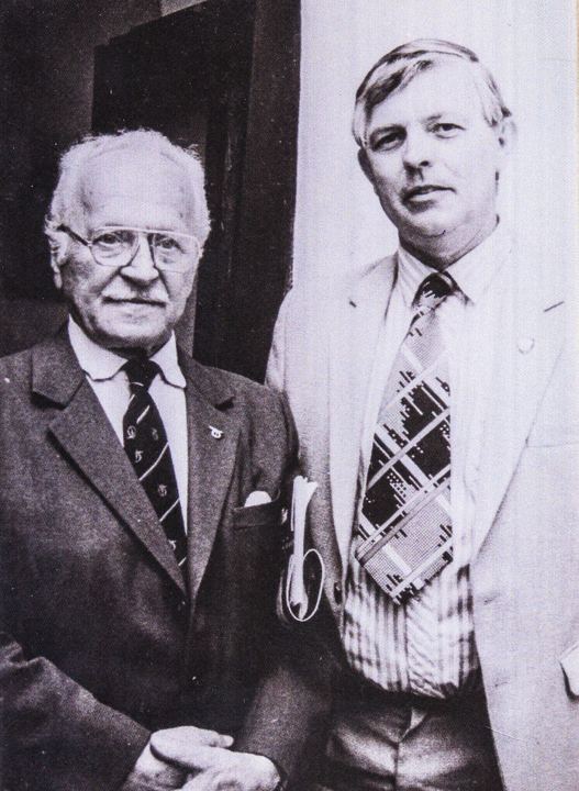 Generál Antonín Liška zahajuje výstavu Osvobození Plzně americkou armádou, 6. května 1990