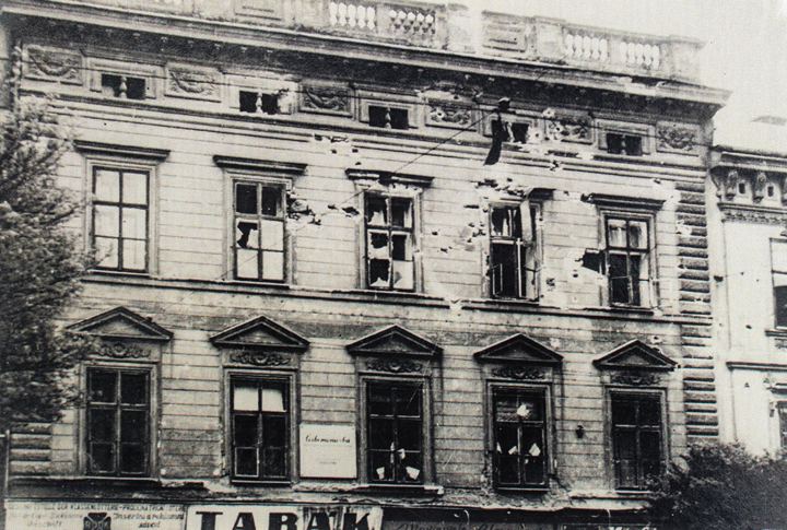 Poškozené domy na Klatovské třídě, 1945